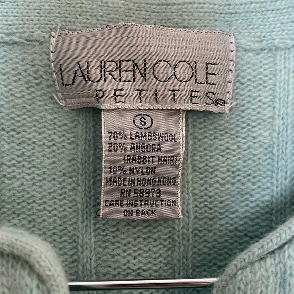 Lauren Cole Petites Vintage Lambswool Sweater - Picture 4 of 6